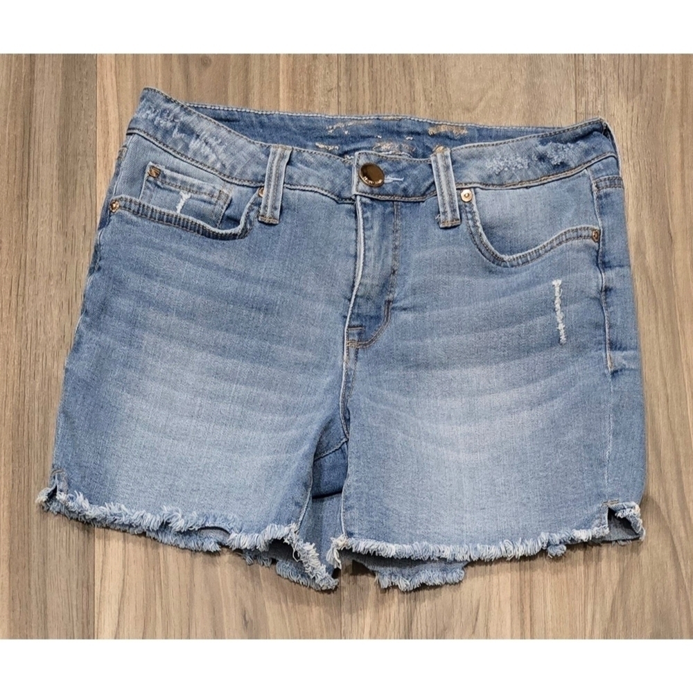 Seven7 Weekend Frayed Hem Denim Shorts - Size 4 | Relaxed Fit, Midrise Comfort